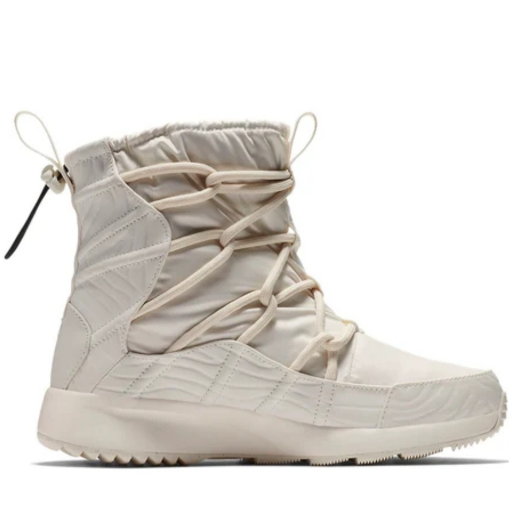 Nike Tajaun High Rise
